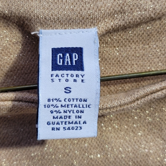 Gap top for women Size Small color gold with glitter - Picture 2 of 3